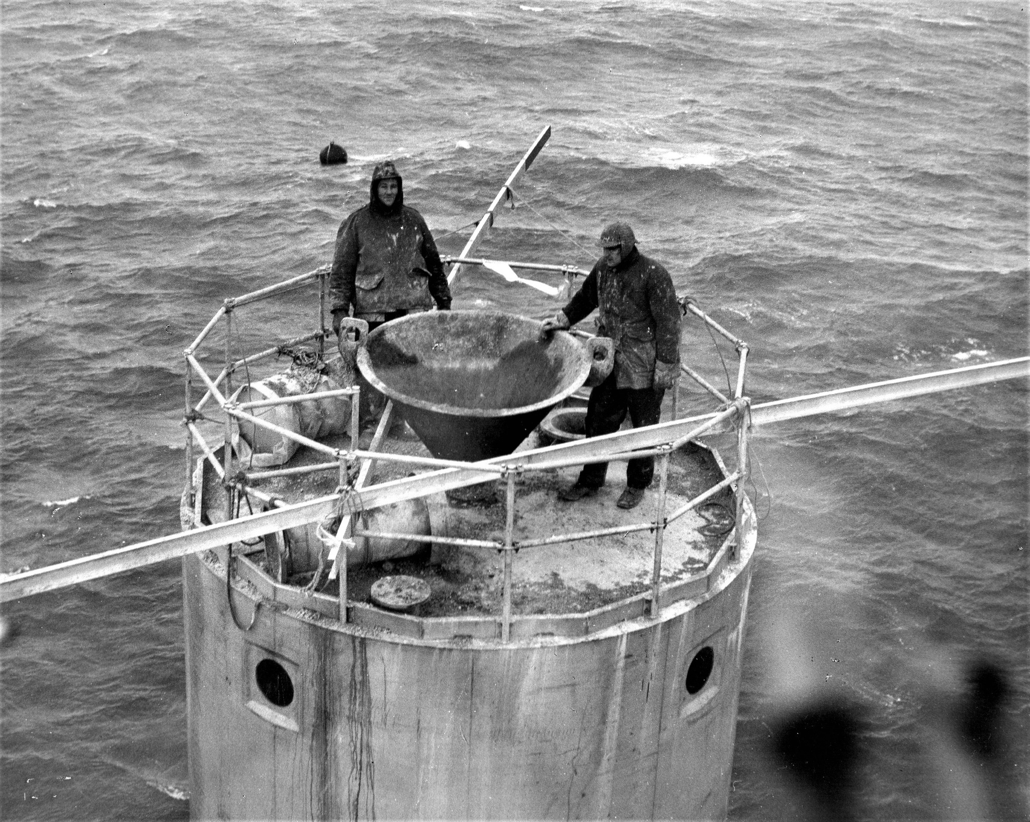 the-original-installation-of-the-mid-channel-rock-lighthouse-2.jpg