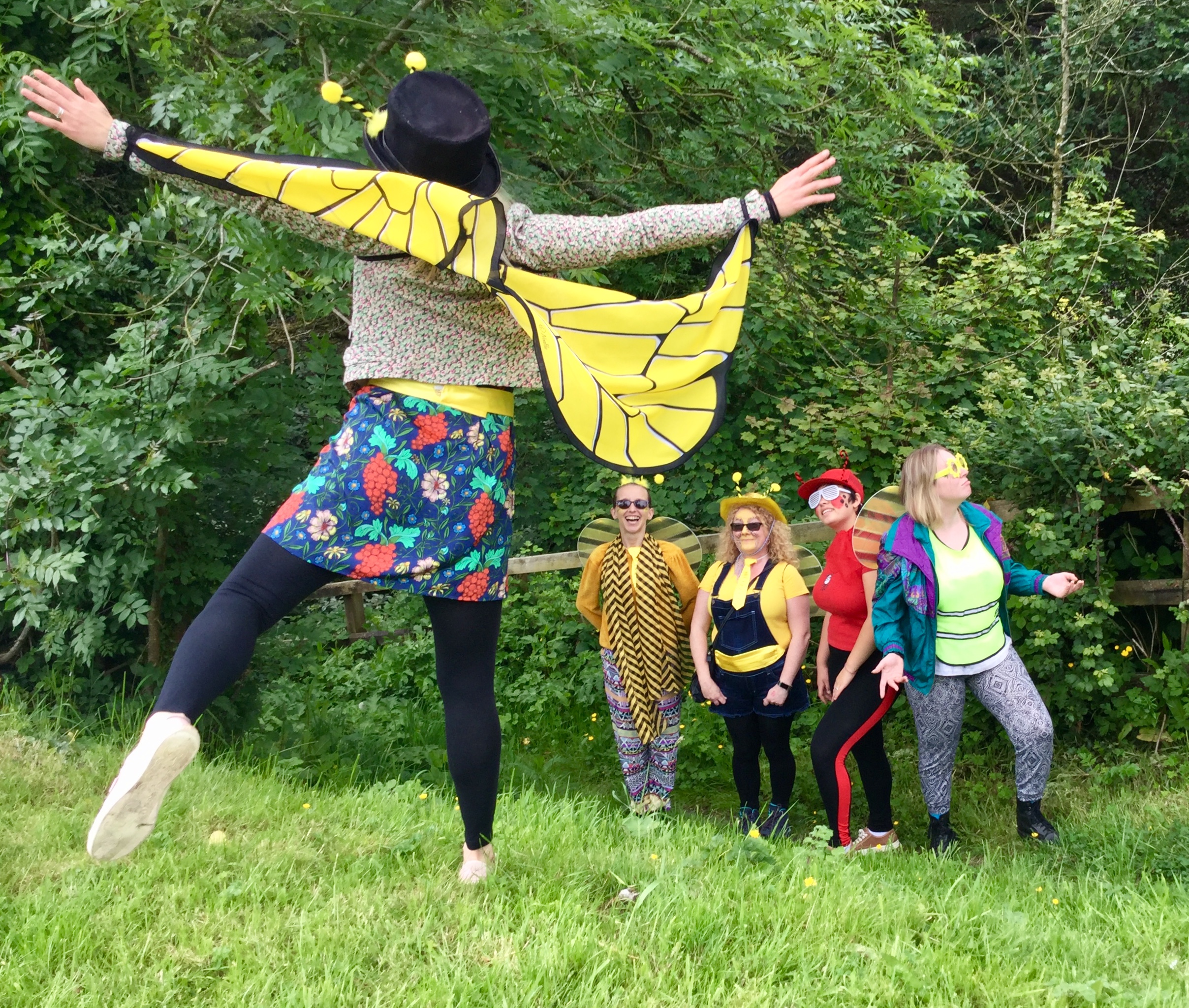 queen-bee-with-her-crew.jpg