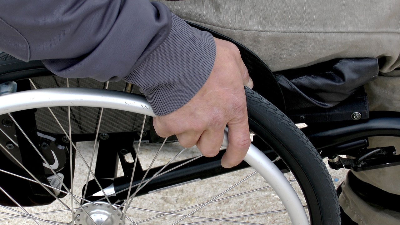 wheelchair-1230101_1280.jpg
