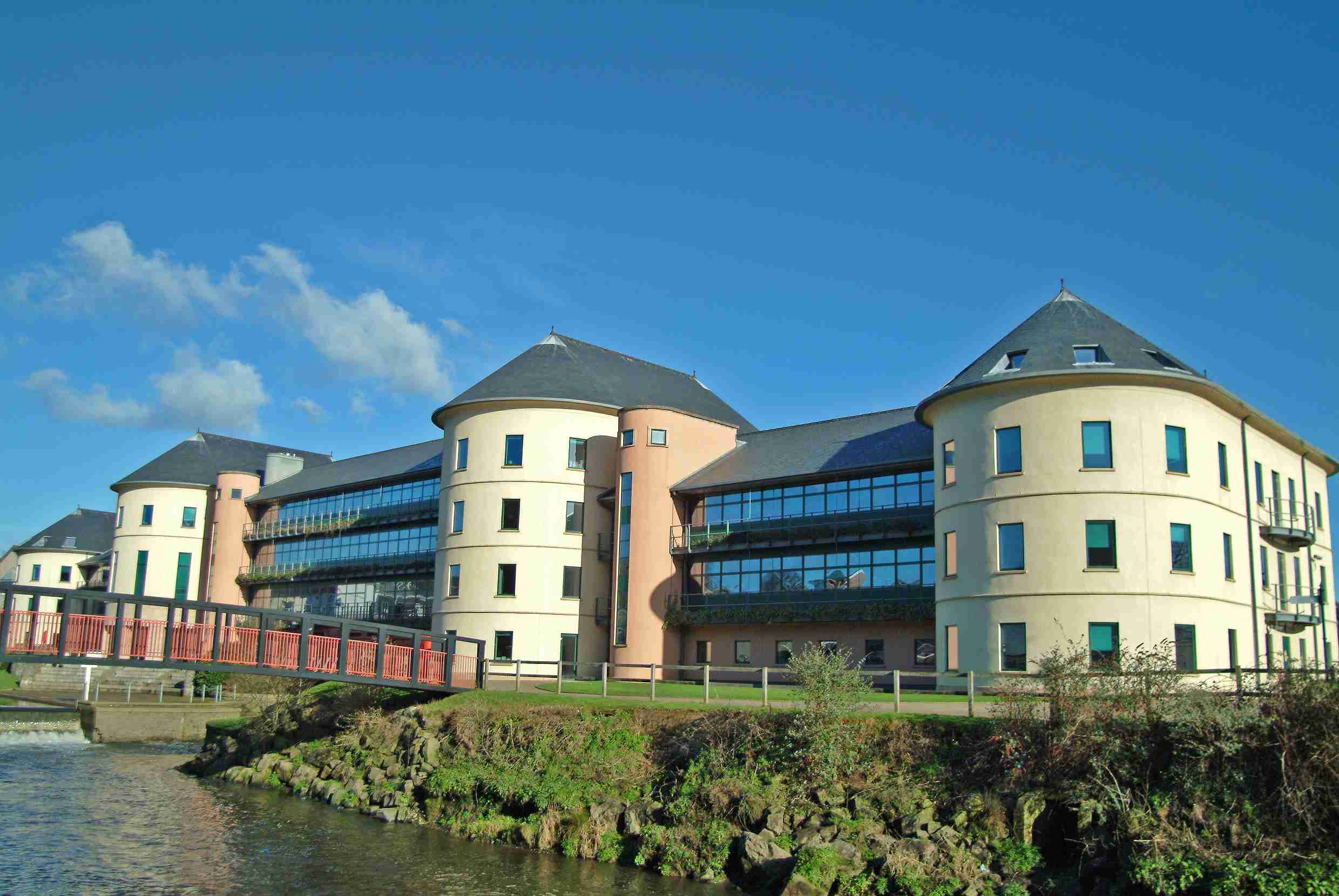 county-hall-river.jpg