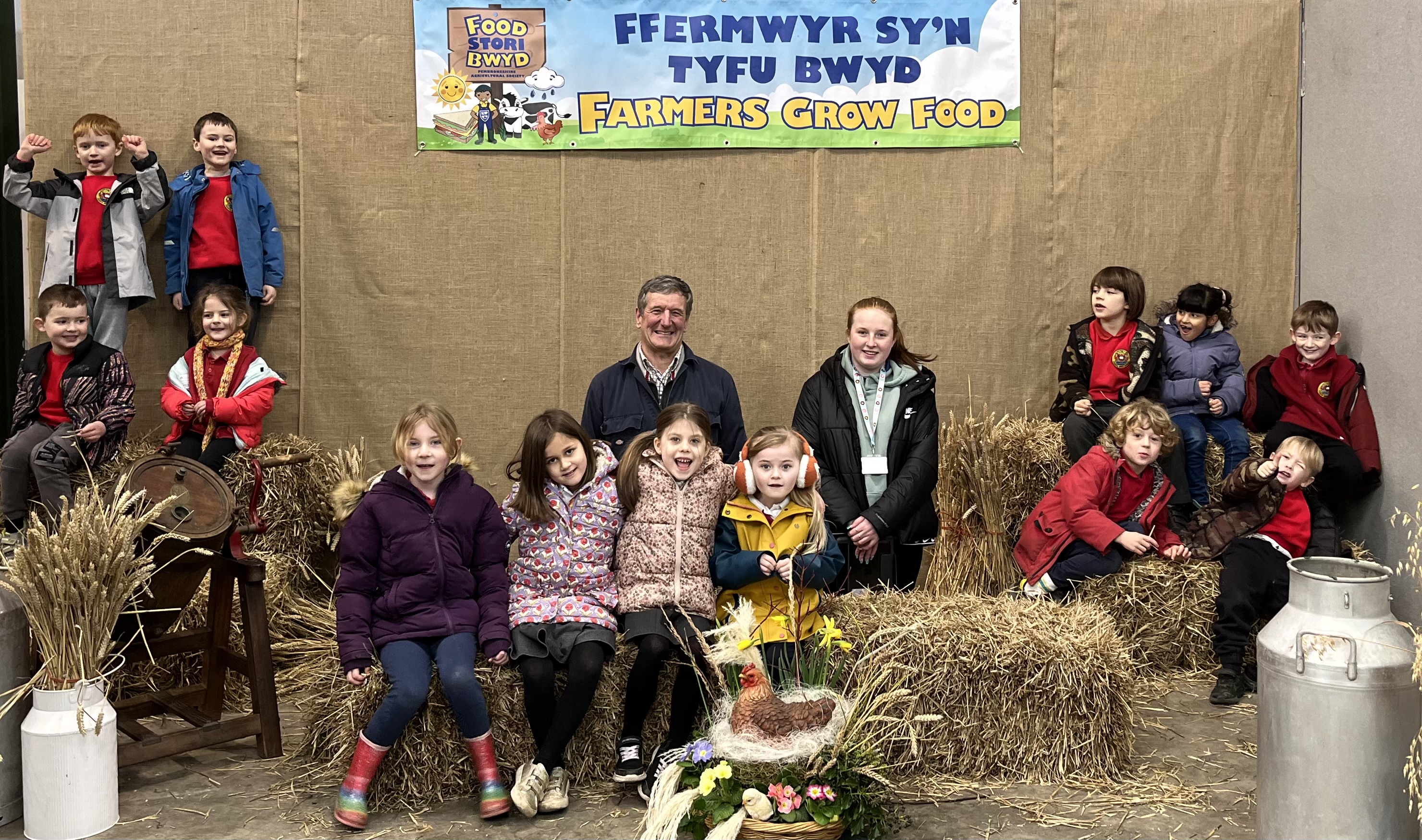 ysgol-bro-ingli-with-arable-farmer-walter-simon.jpg