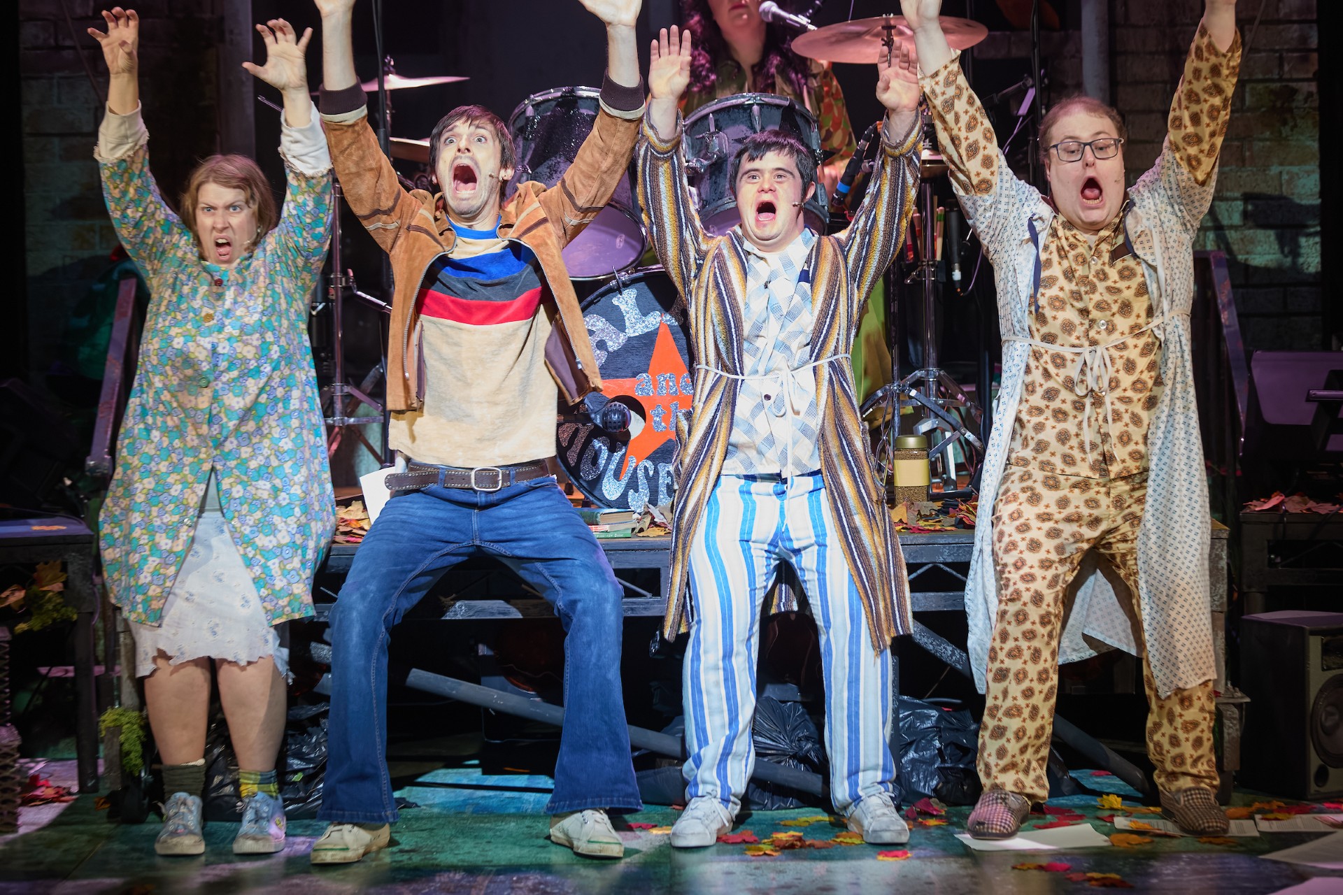 thumbnail_housemates-at-the-sherman-theatre-production-photos-photo-by-mark-douet-i80a5803.jpg