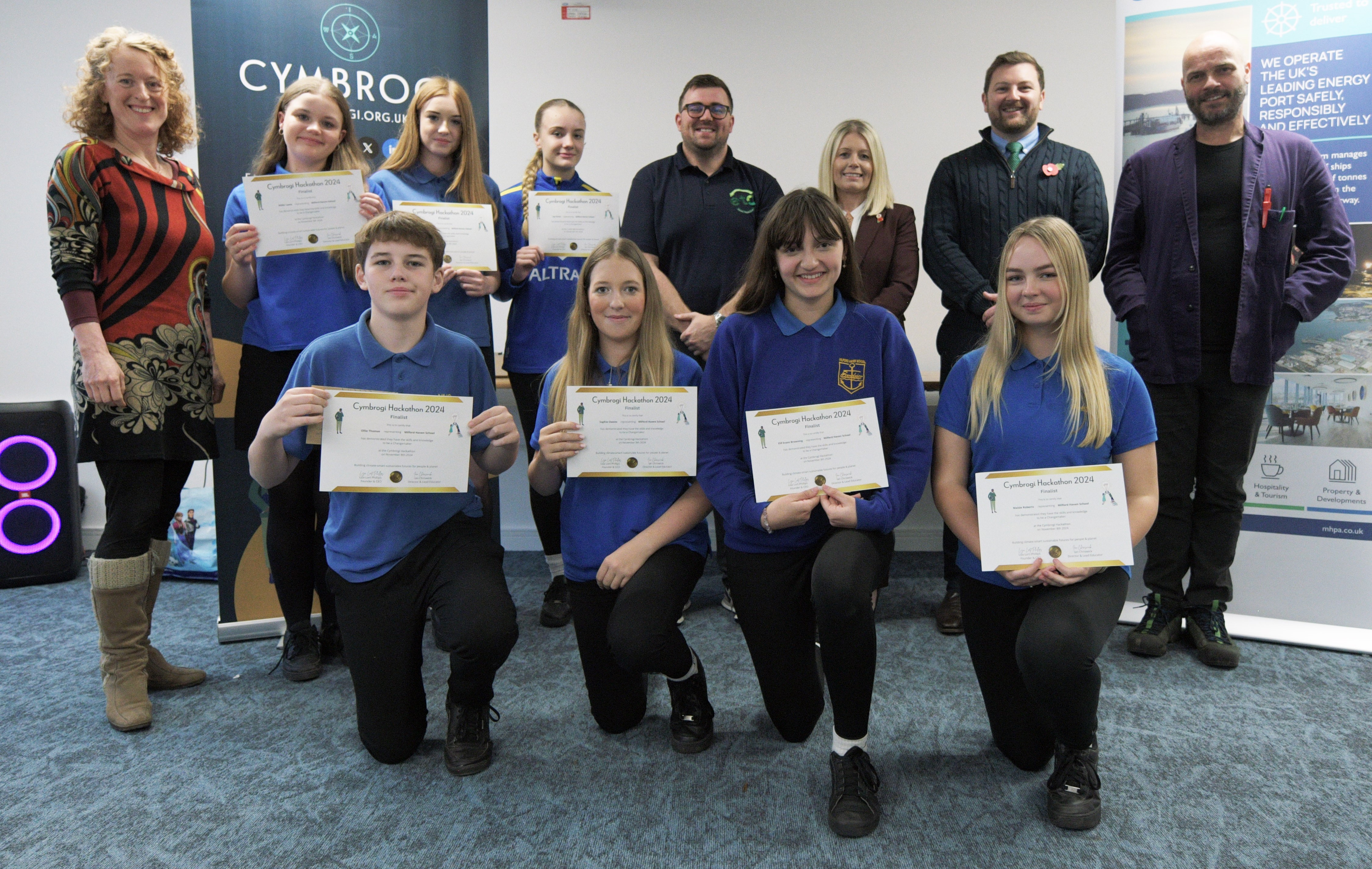 liza-lort-phillips-sean-gallagher-anna-malloy-and-samuel-kurtz-ms-with-representatives-from-milford-haven-school.jpg